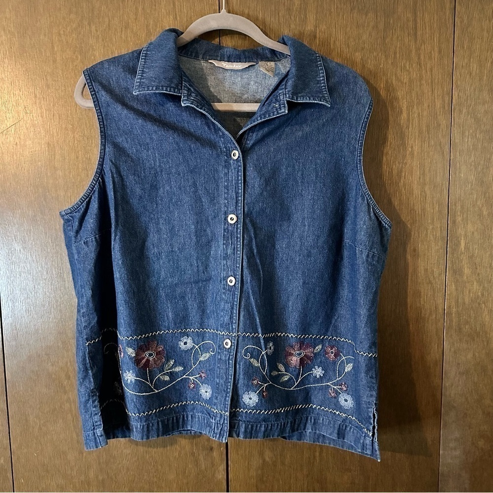 TanJay Women’s Denim Floral Embroidered Button Down Vest 18 - Picture 2 of 6
